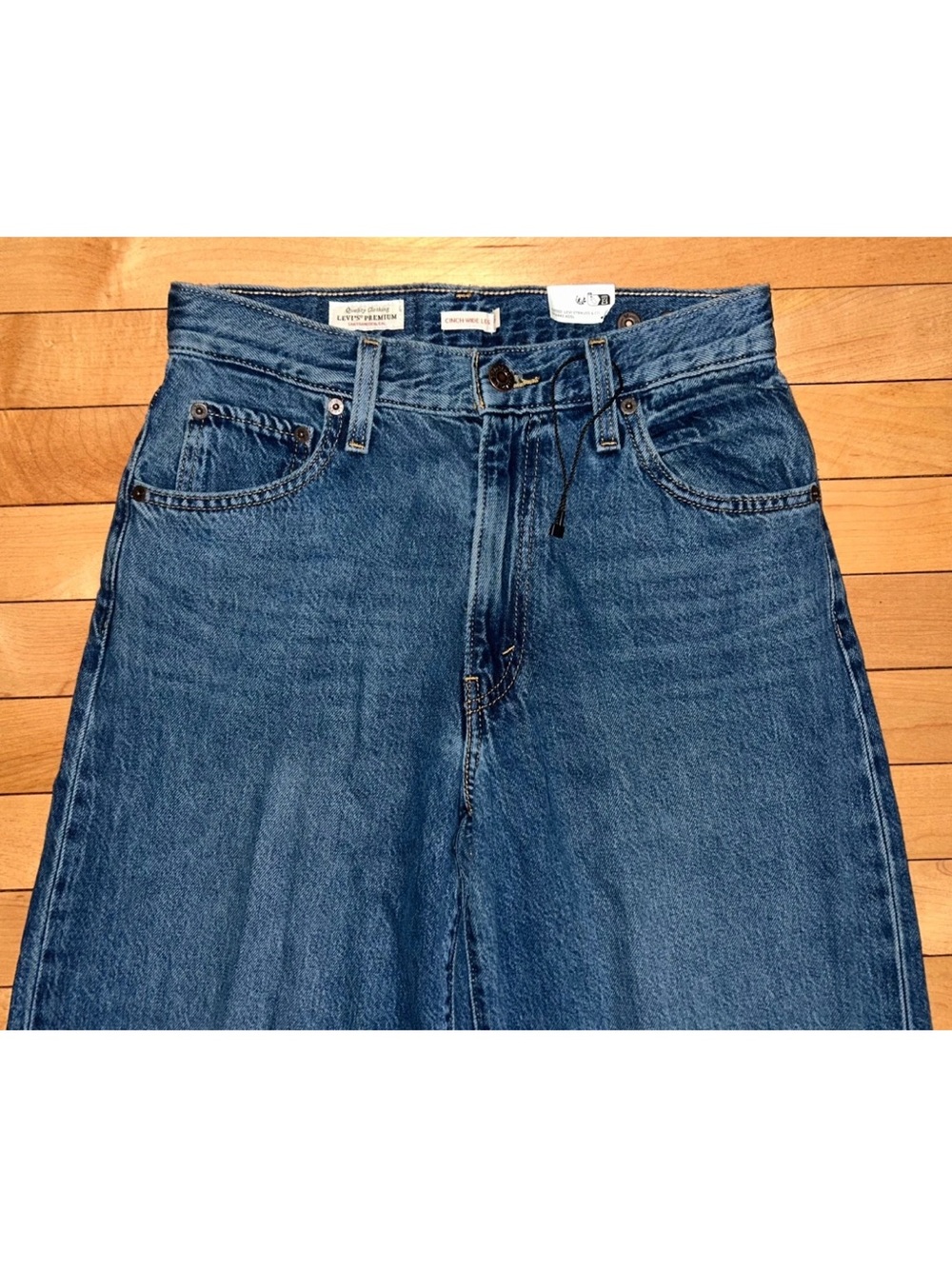 NEW! LEVI'S Cinch Wide-Leg Women's Jeans Dark Wash Size 26 - Picture 6 of 7